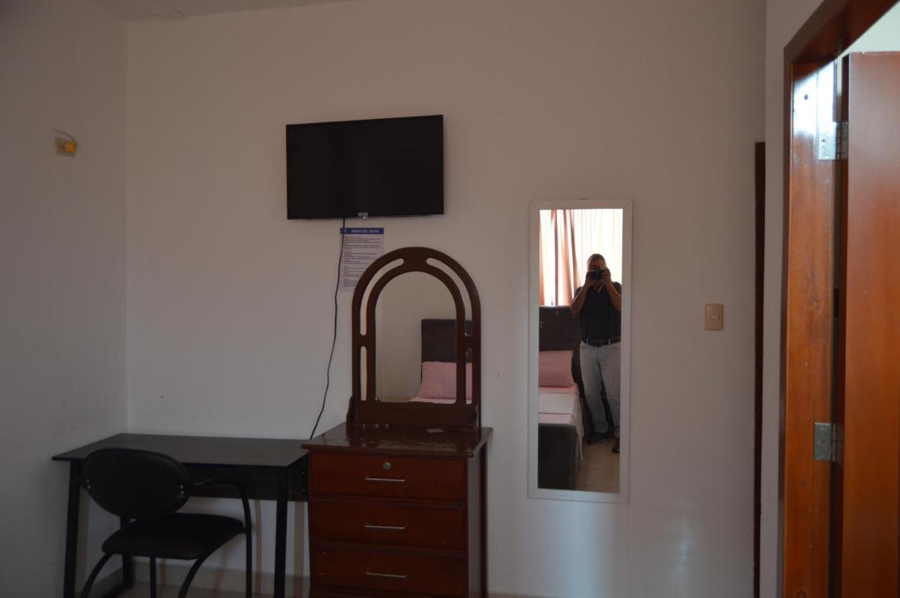 Hostal El Naufrago 1 Манта Экстерьер фото