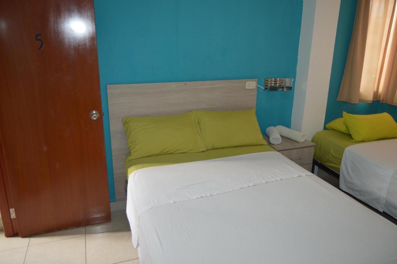 Hostal El Naufrago 1 Манта Экстерьер фото