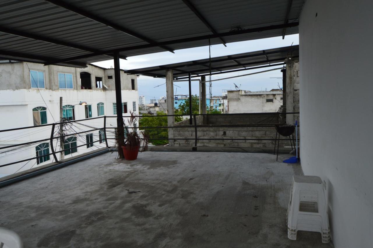 Hostal El Naufrago 1 Манта Экстерьер фото