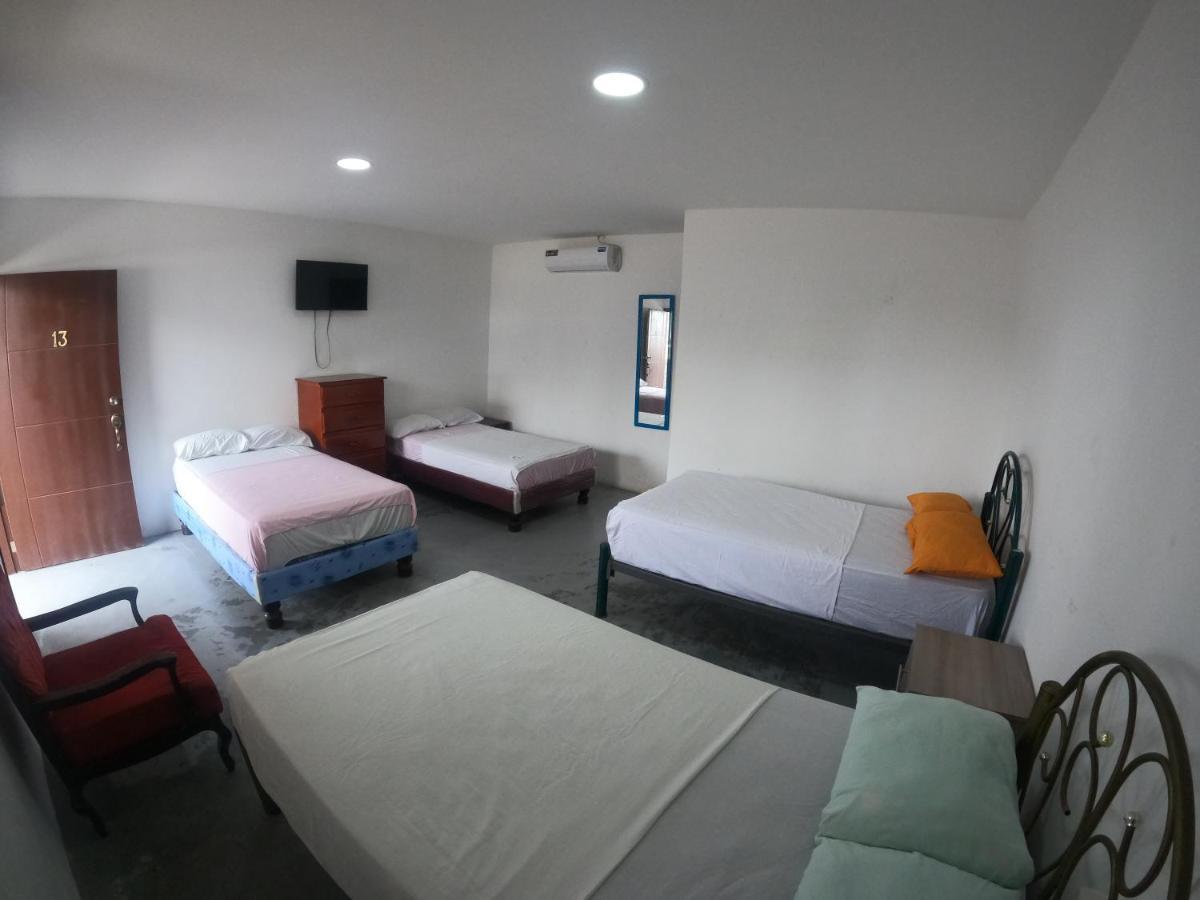 Hostal El Naufrago 1 Манта Экстерьер фото